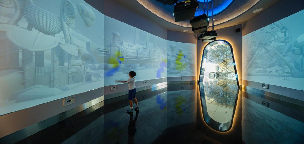 Grande Centre Point Space 芭達亞 外观 照片 The "Discovery Zone"