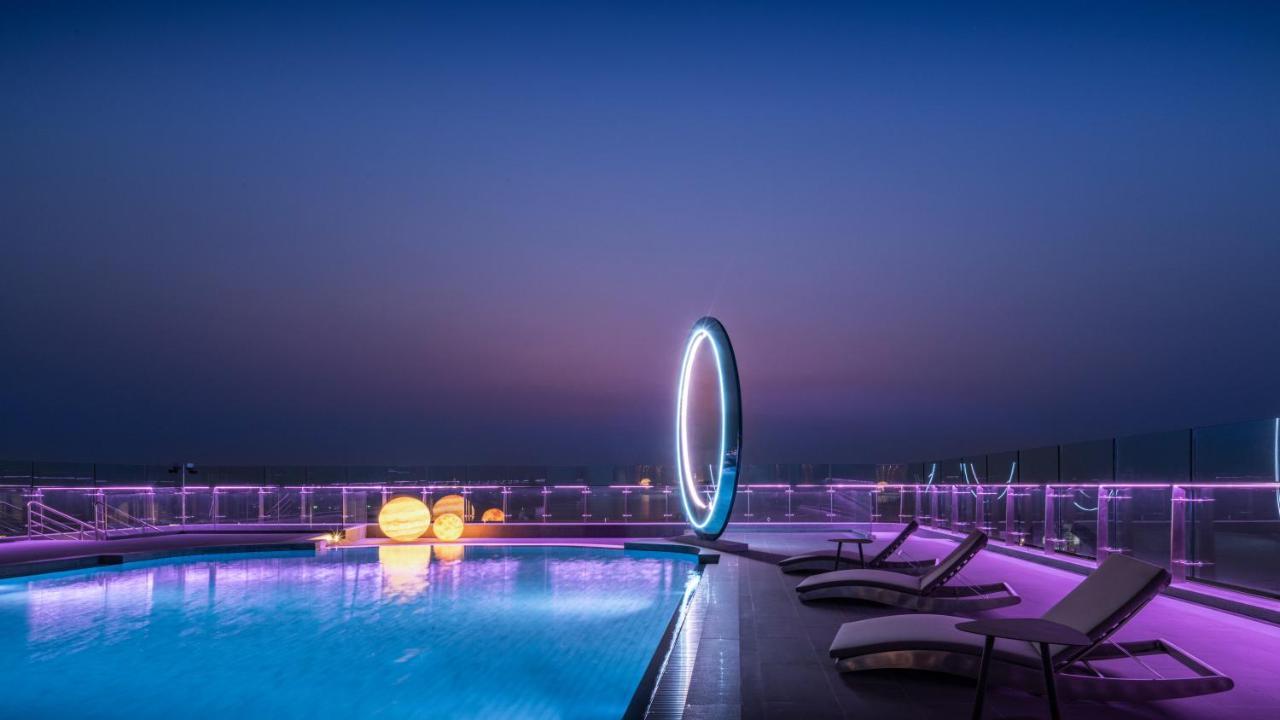 Grande Centre Point Space 芭達亞 外观 照片 The Sky Pool at the InterContinental Belgrade