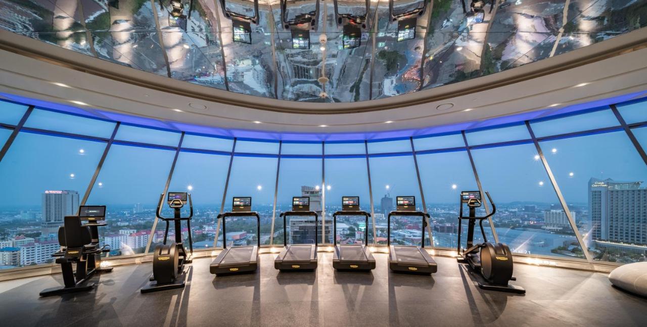Grande Centre Point Space 芭達亞 外观 照片 The gym at the 88th floor