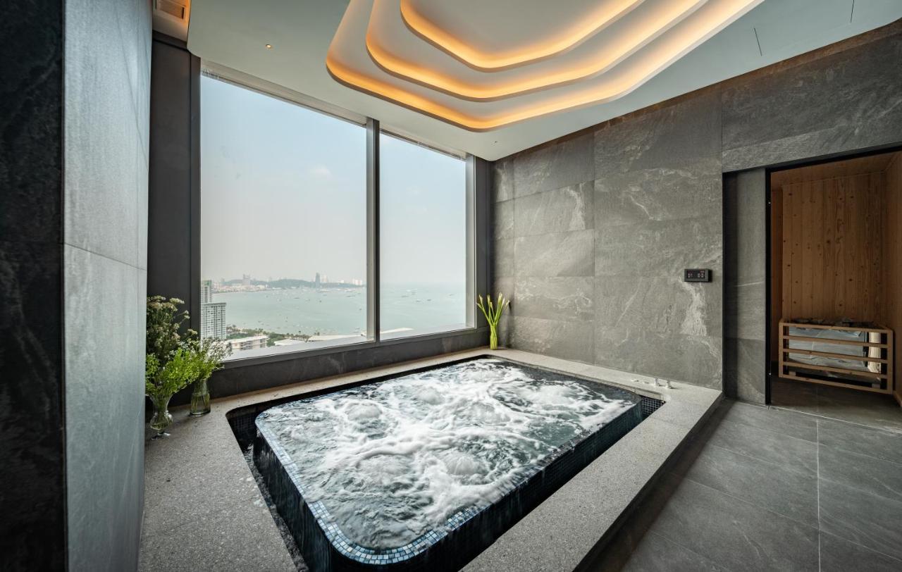 Grande Centre Point Space 芭達亞 外观 照片 Spa at The Ritz-Carlton, Hong Kong
