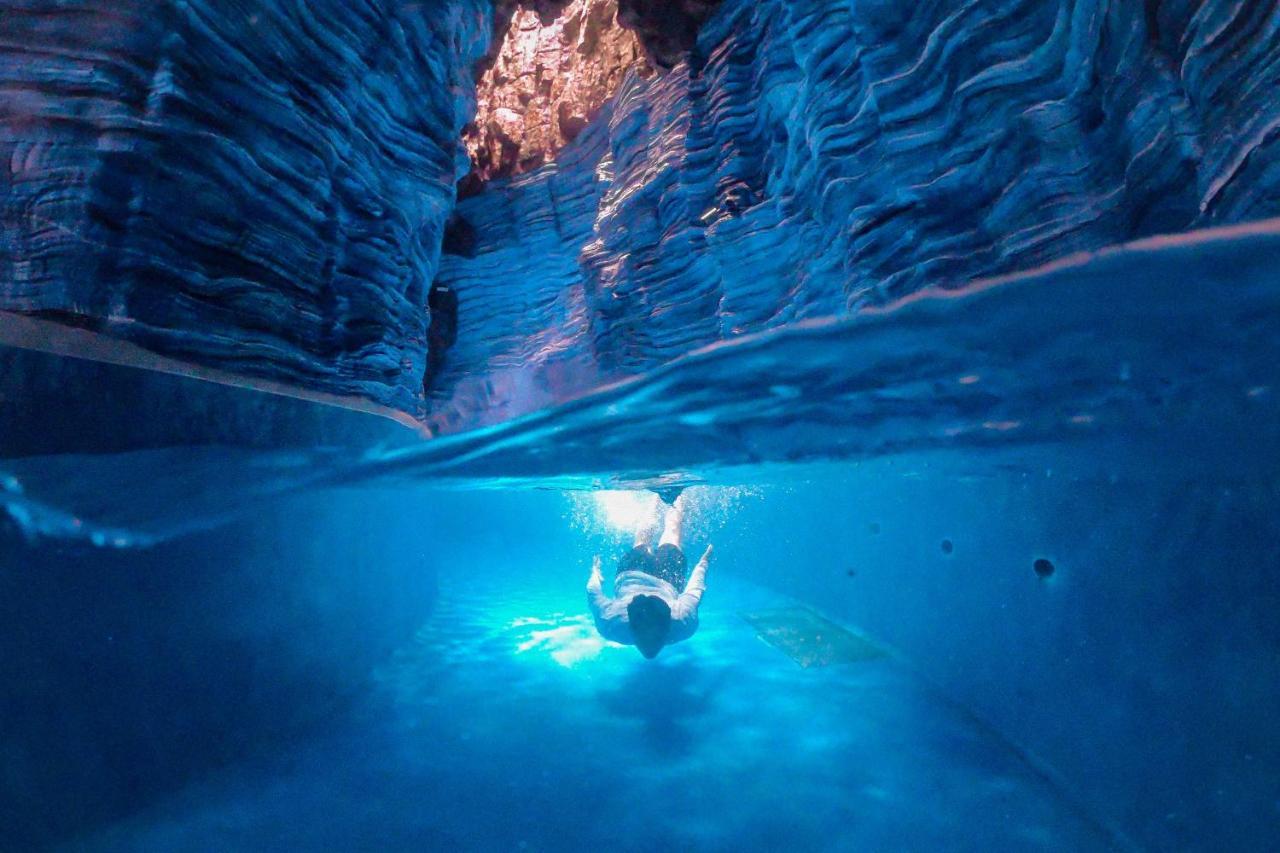 Grande Centre Point Space 芭達亞 外观 照片 Cave diving